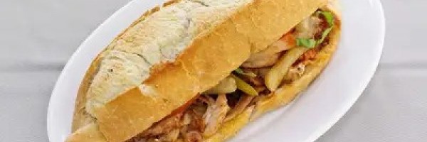 Ekmek Arası Tavuk Döner Menü Ekmek Arası Tavuk Döner (Marul, domates, soğan. Yoğurt sos, pul biber, biber turşusu, ketçap ile) + Patates Kızartması + İçecek