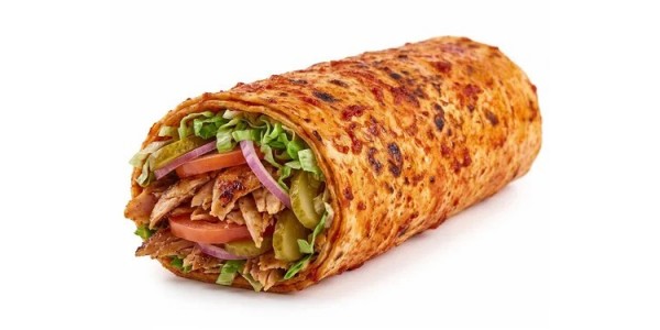 Bazuka Tavuk Döner (120 g), patates kızartması, marul, salatalık turşusu, mayonez ve özel sos ile