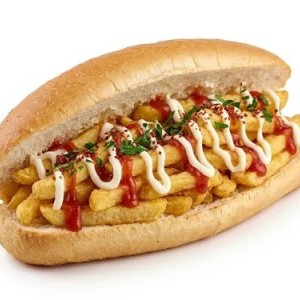 Patates Ekmek Patates kızartması, ketçap, mayonez ile