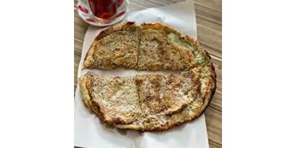 Kaşarlı Yağ Somunu Domates söğüş, salatalık, zeytin ile
