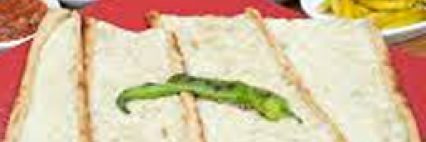 Tereyağlı Peynirli Börek (180 gr.) Tereyağlı Peynirli Börek Mevsim salata , limon, acı biber turşusu ile servis edilir.