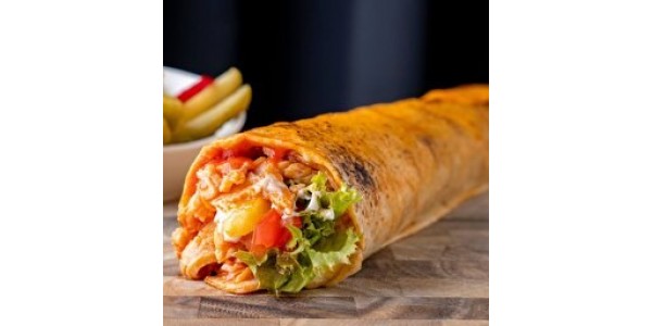 İskenderun Döner Hatay Usulü Soslu Döner, patates, marul, mayonez, ketçap, özel sos, turşu, soğan ile