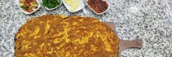 2 adet Lahmacun Menü, mevsim salata+maydanoz+limon+turp