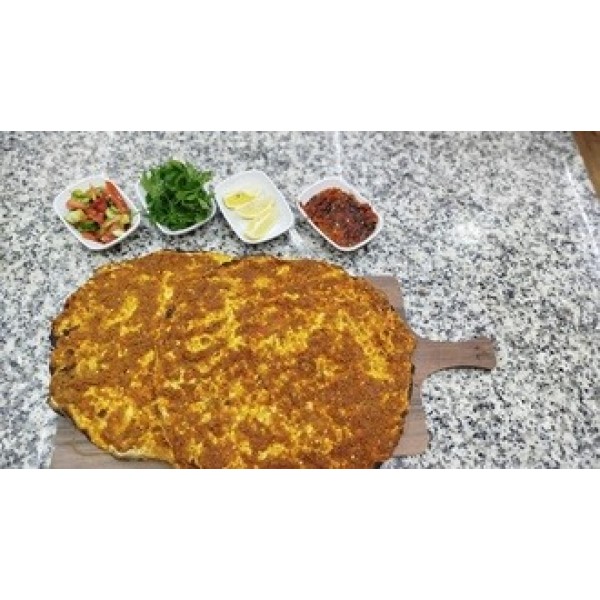 2 adet Lahmacun Menü, mevsim salata+maydanoz+limon+turp