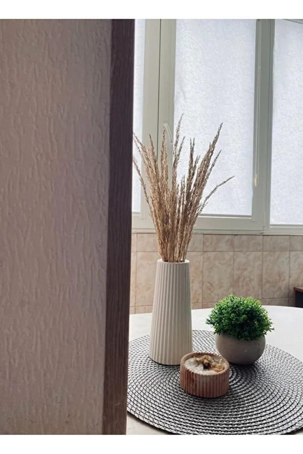 Beyaz Çizgili Büyük Boy Vazo – İskandinav Stil / Taş Tozu / 19cm Beyaz Çizgili Büyük Boy Vazo – İskandinav Stil / Taş Tozu / 19cm